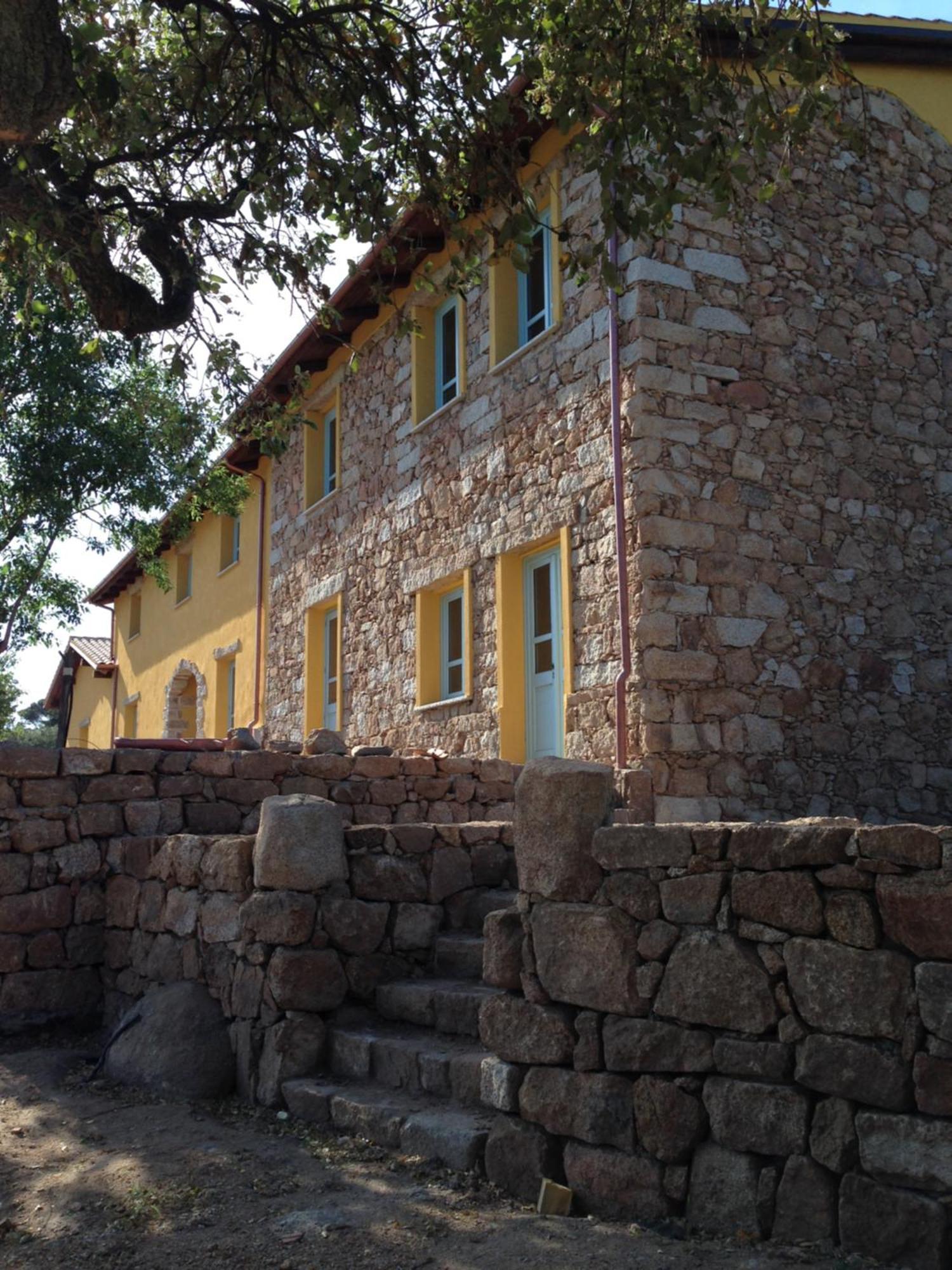 Agriturismo Is Conchisceddas Gonnosfanàdiga Zewnętrze zdjęcie